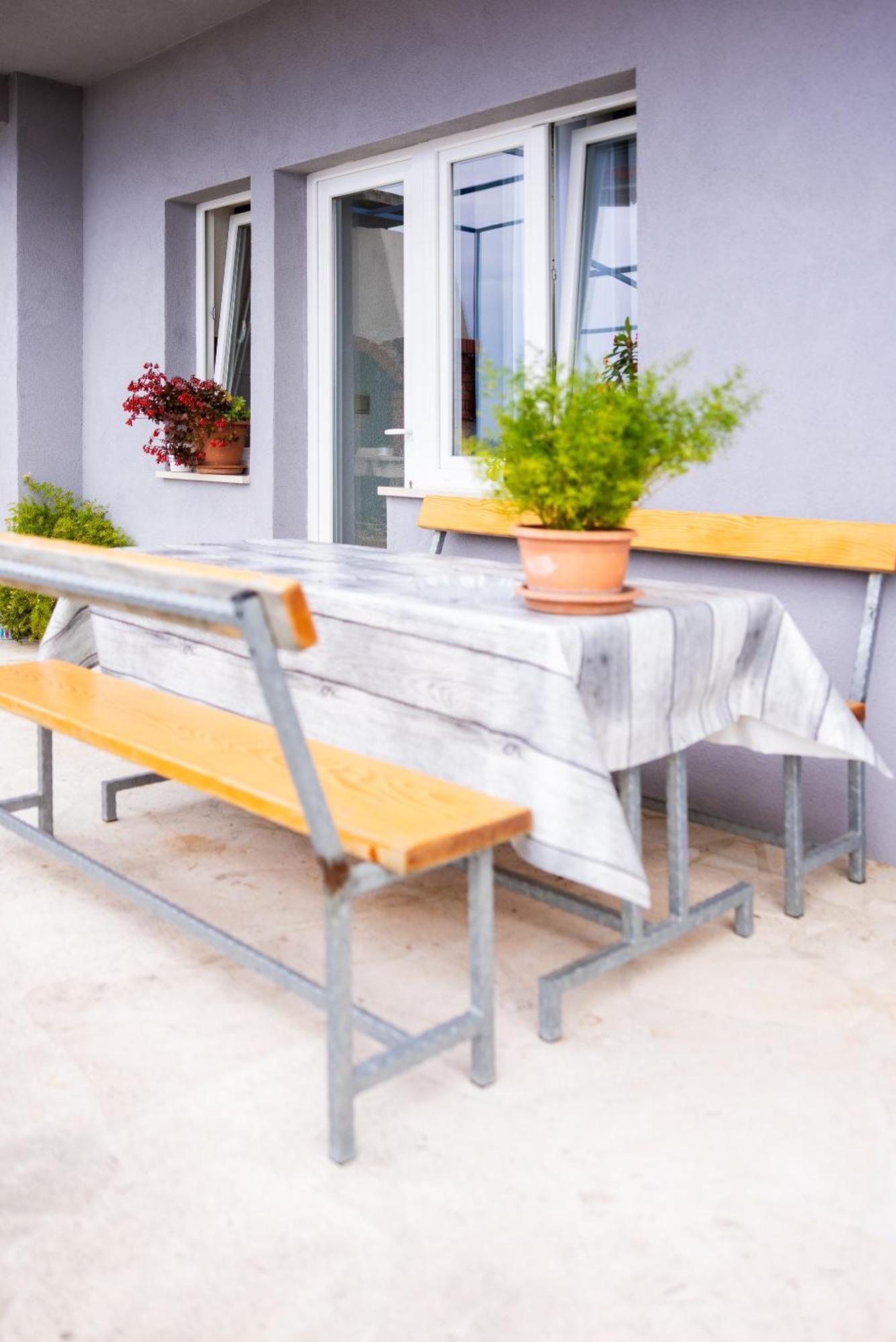 Apartman Nora Omiš Exterior foto