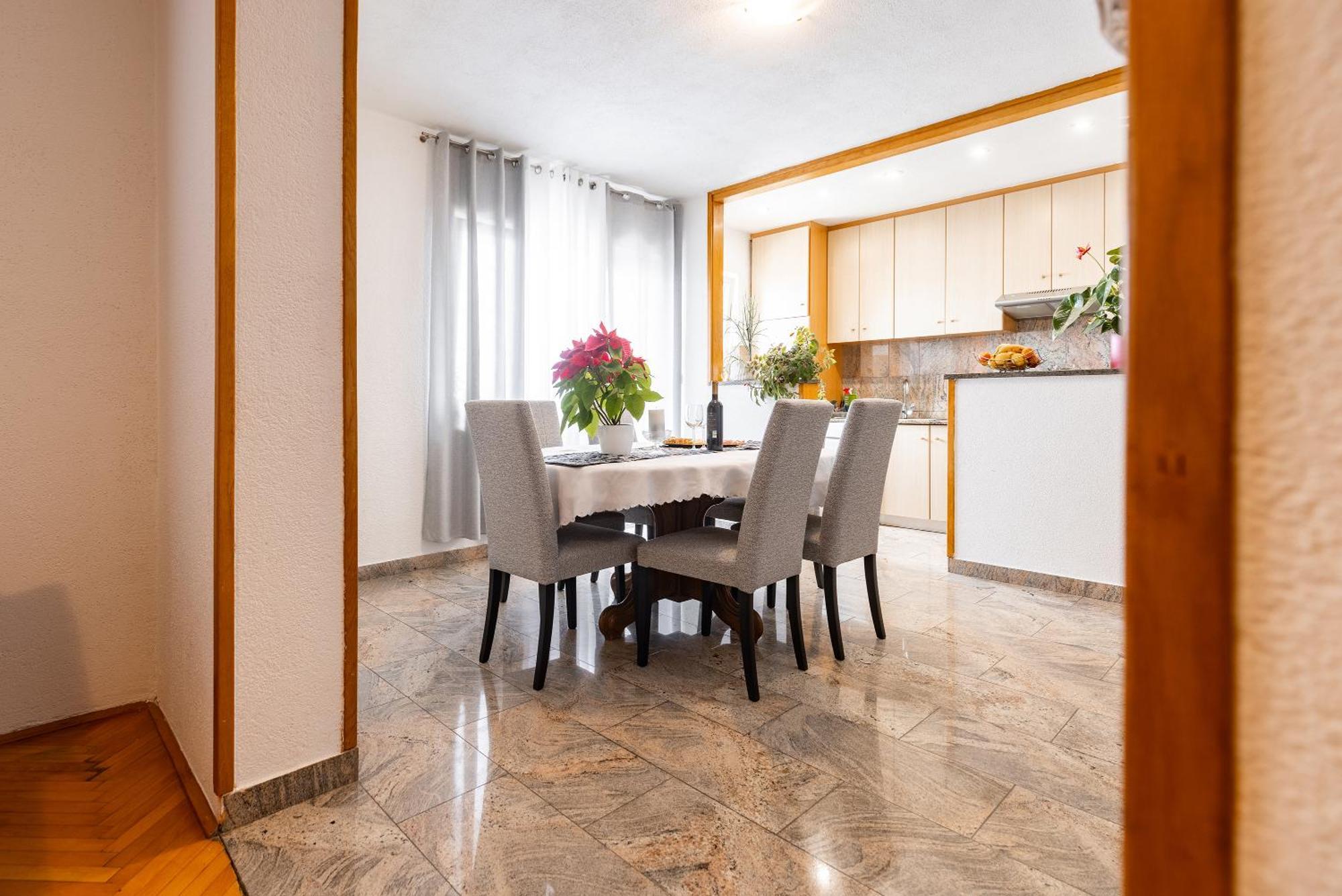 Apartman Nora Omiš Exterior foto