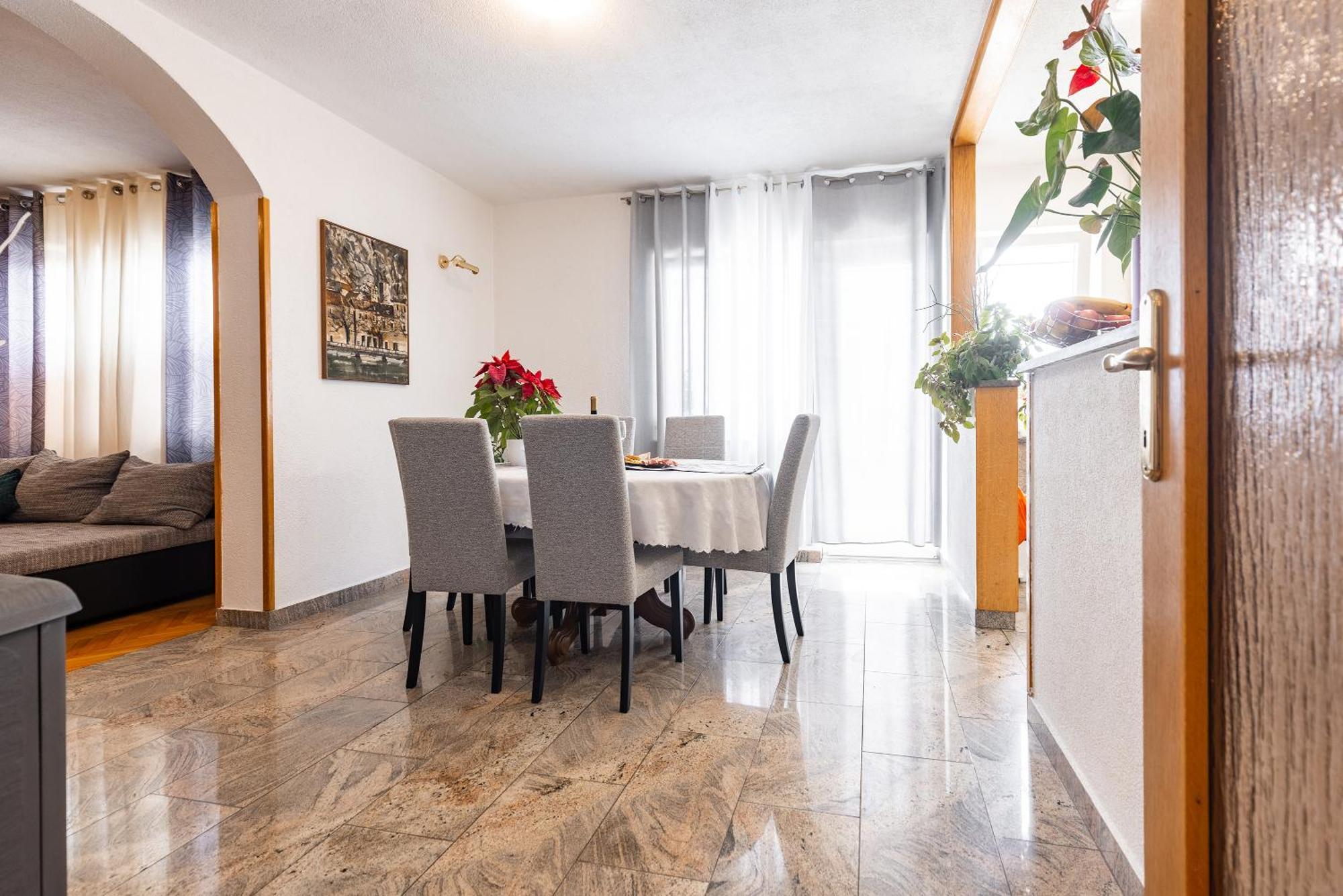 Apartman Nora Omiš Exterior foto